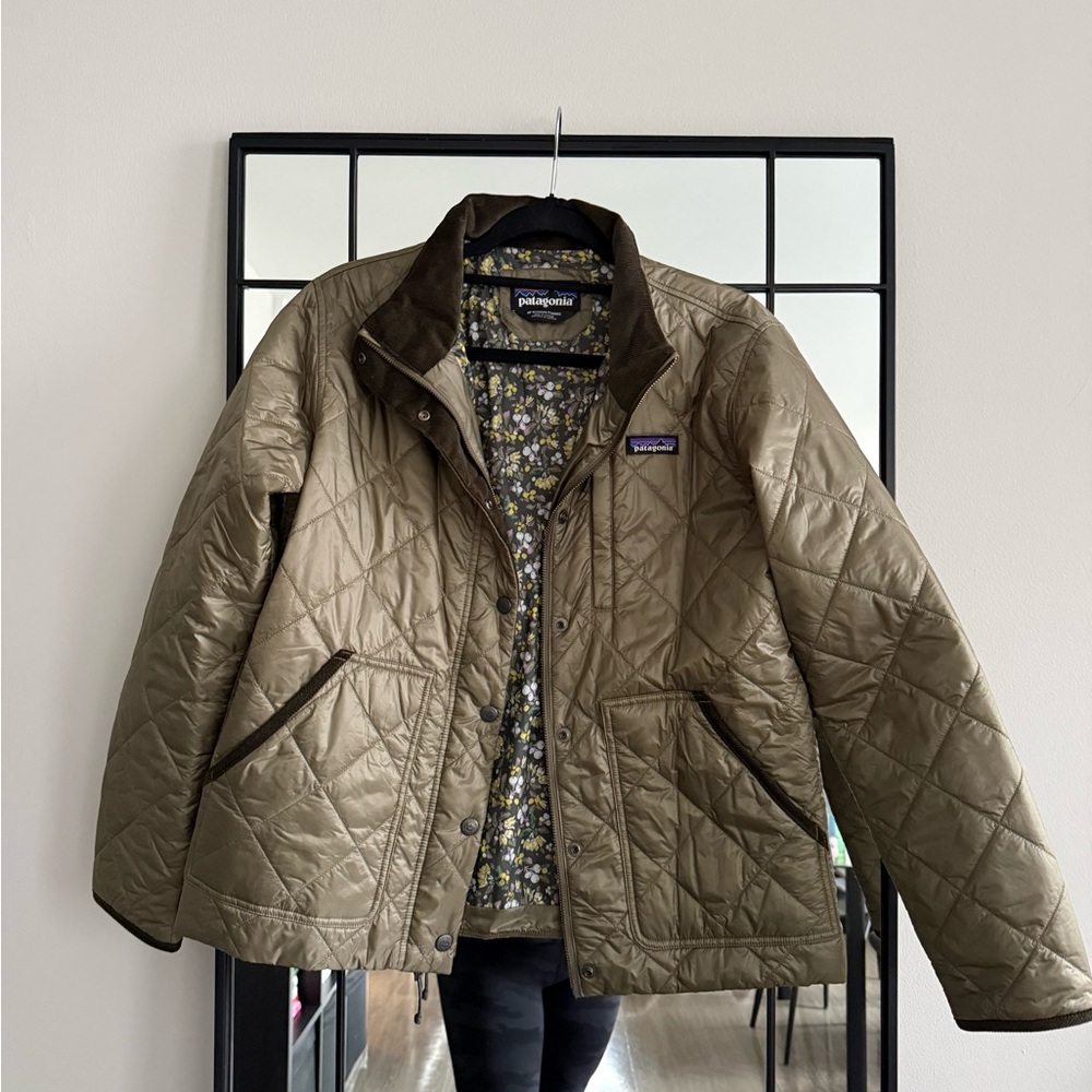 Patagonia Women's Olive Quilted Puffer Jacket